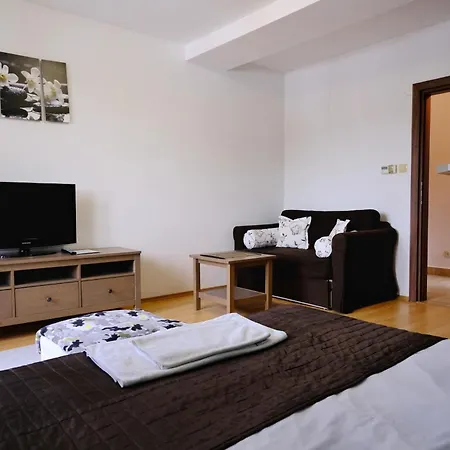 Margo Sun Kamzik Apartment